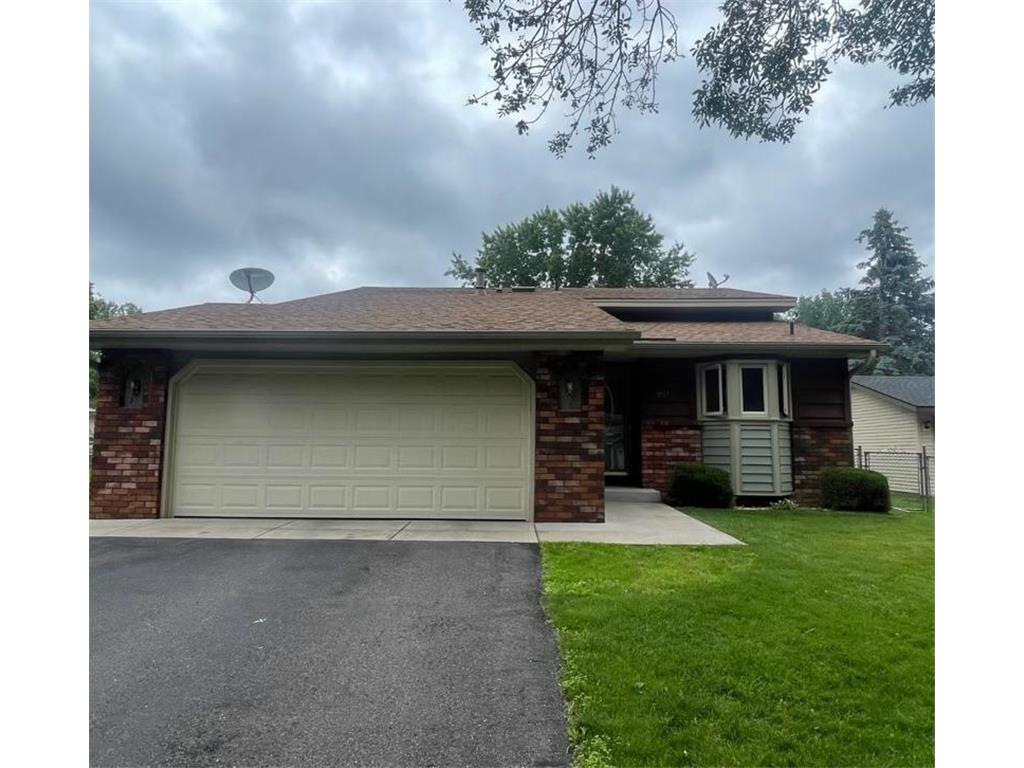 957 104th Avenue NW Coon Rapids MN 55433 6558232 image1