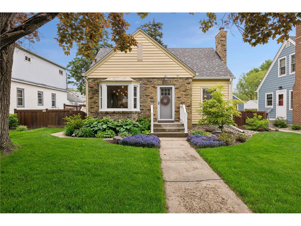 957 Hoyt Avenue W Saint Paul MN 55117 7076907 image1