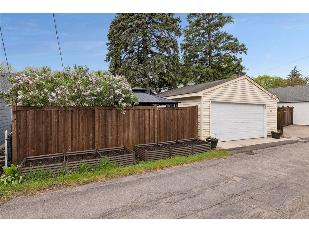 957 Hoyt Avenue W Saint Paul MN 55117 7076907 image25