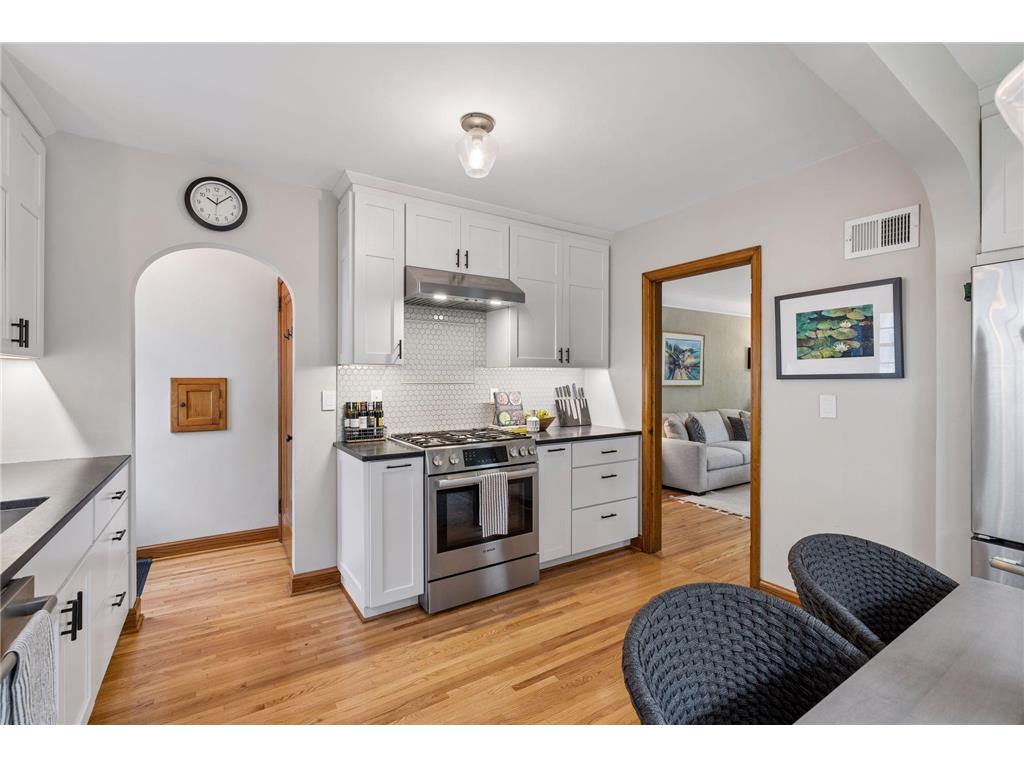 957 Hoyt Avenue W Saint Paul MN 55117 7076907 image5