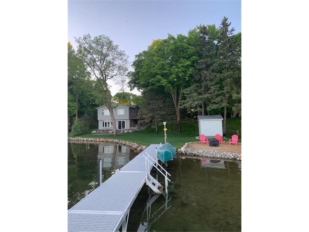 957 Maple Crest Drive NW Hackensack MN 56452 - Woman 6341872 image1