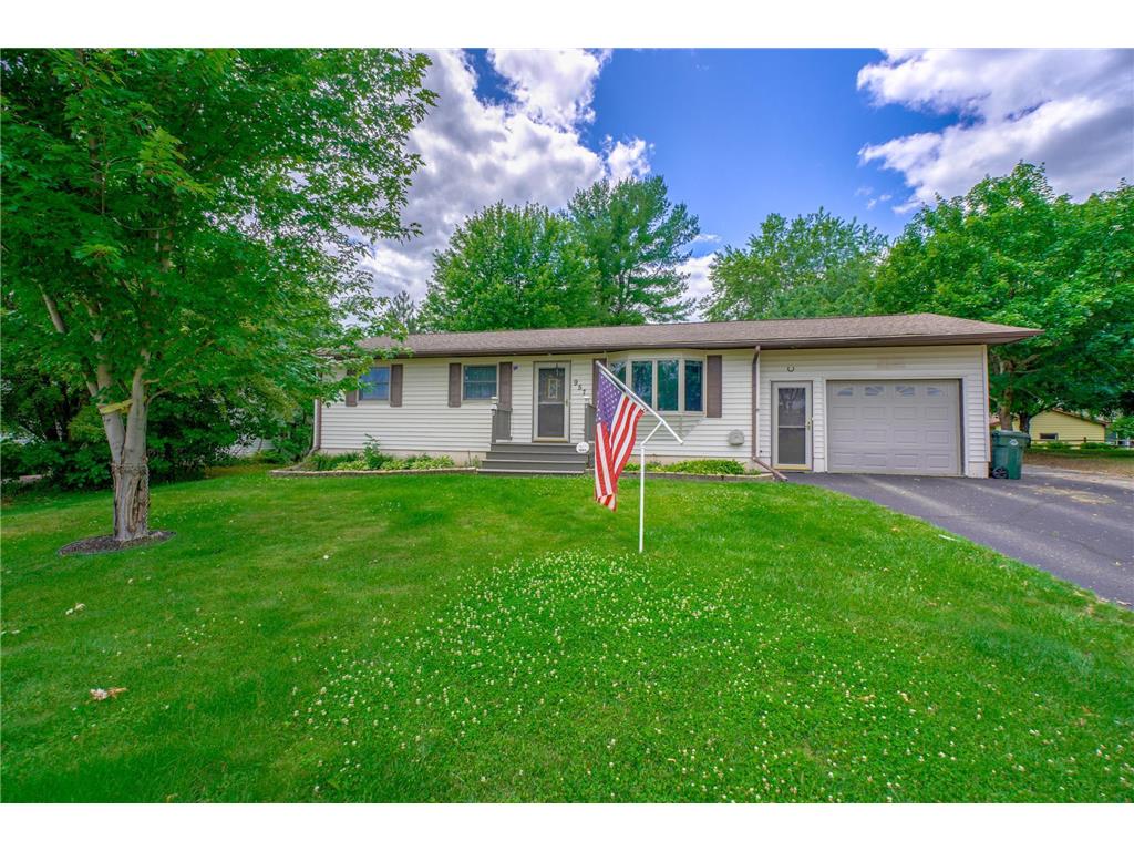 957 Riley Avenue New Richmond WI 54017 6398605 image1