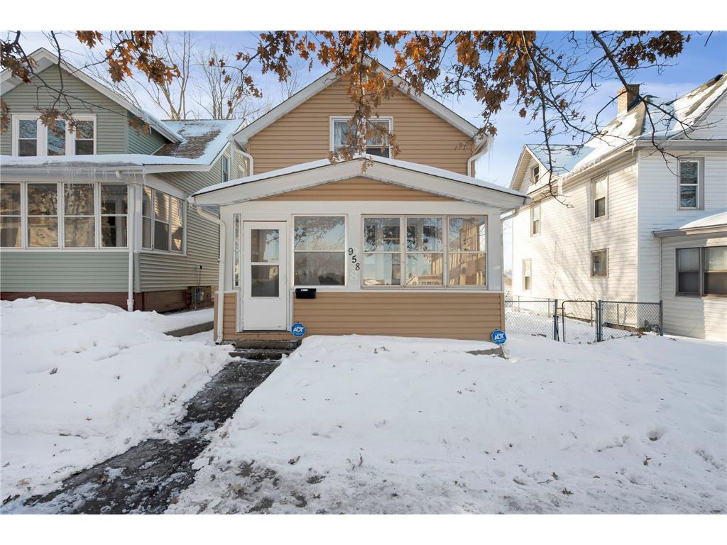 958 5th Street E Saint Paul MN 55106 6322897 image1
