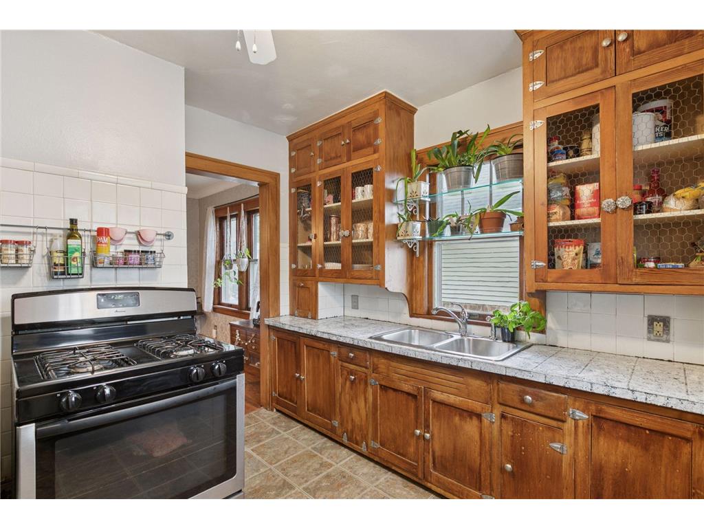 958 James Avenue Saint Paul MN 55102 7005898 image16