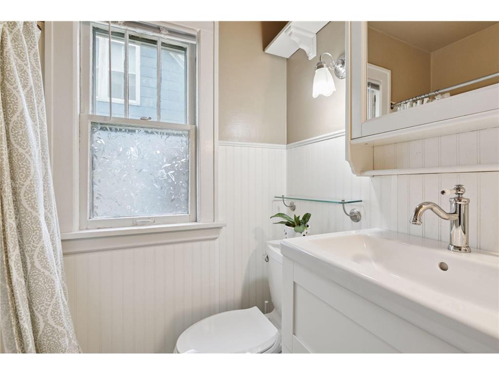 958 James Avenue Saint Paul MN 55102 7005898 image20