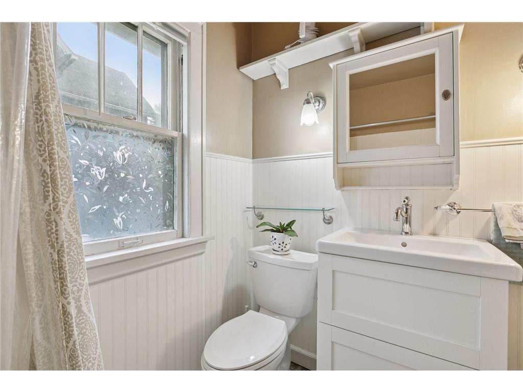 958 James Avenue Saint Paul MN 55102 7005898 image21