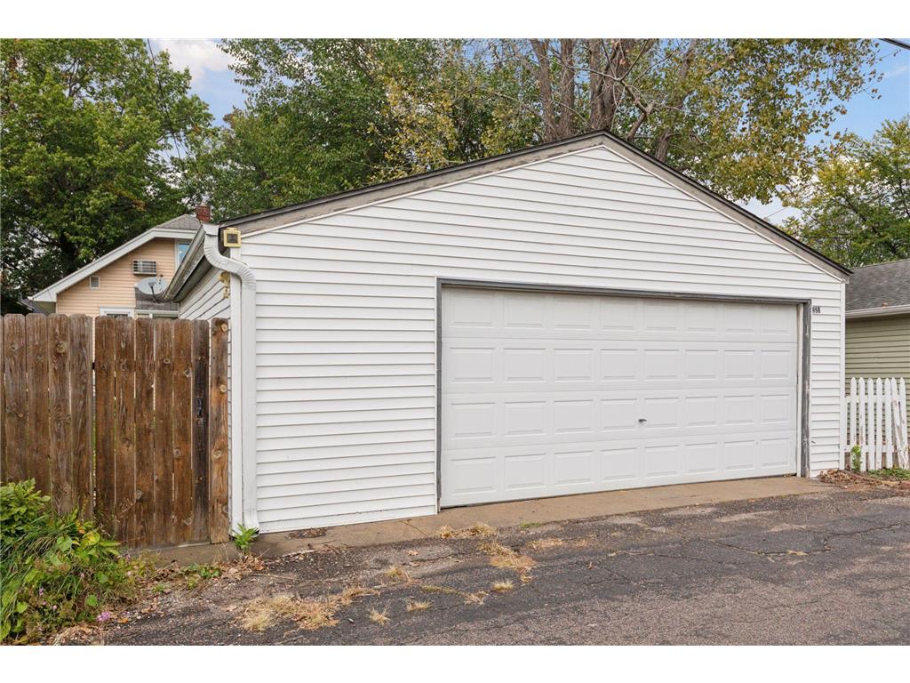 958 James Avenue Saint Paul MN 55102 7005898 image39