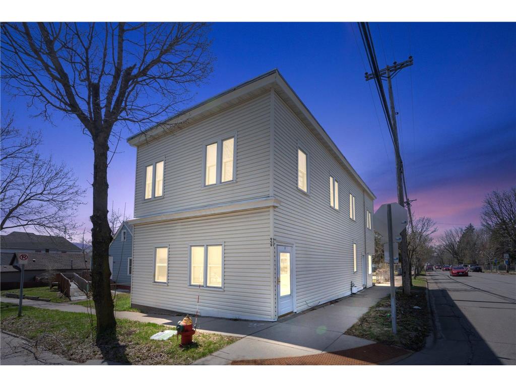 959 Earl Street Saint Paul MN 55106 6613900 image1