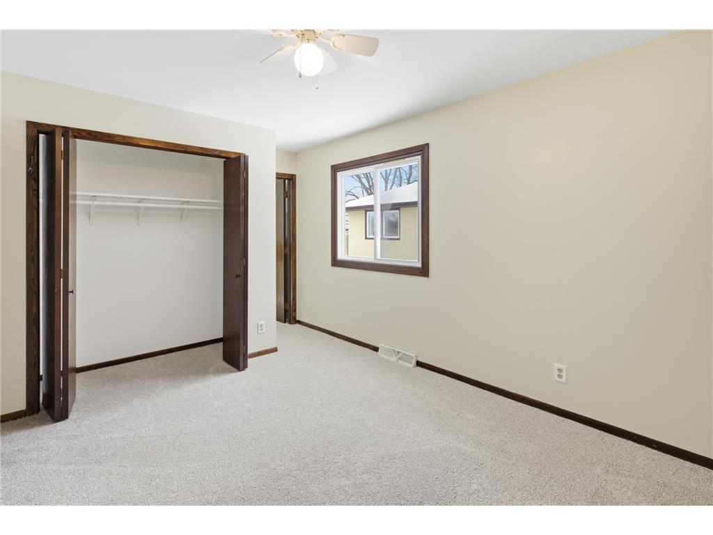 960 43 1/2 Avenue NE Columbia Heights MN 55421 6824791 image10