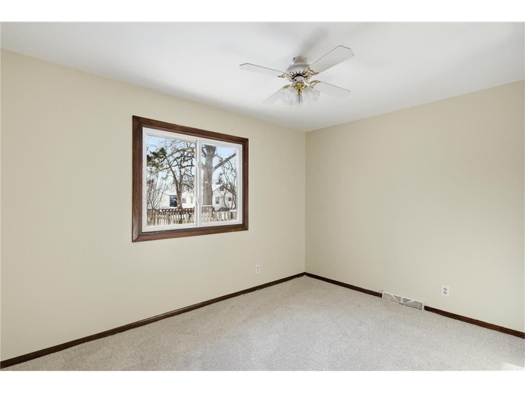 960 43 1/2 Avenue NE Columbia Heights MN 55421 6824791 image12