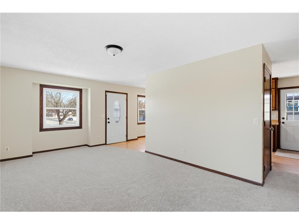 960 43 1/2 Avenue NE Columbia Heights MN 55421 6824791 image7