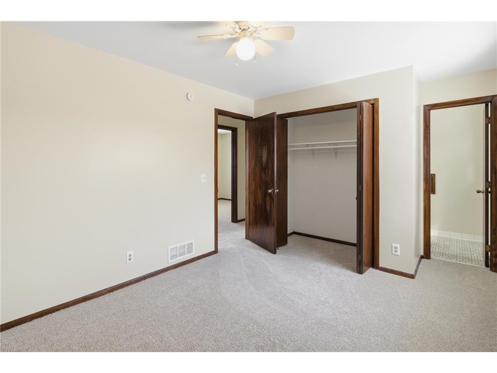 960 43 1/2 Avenue NE Columbia Heights MN 55421 6824791 image9