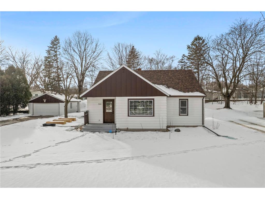 960 Jefferson Street SE Hutchinson MN 55350 7016580 image1