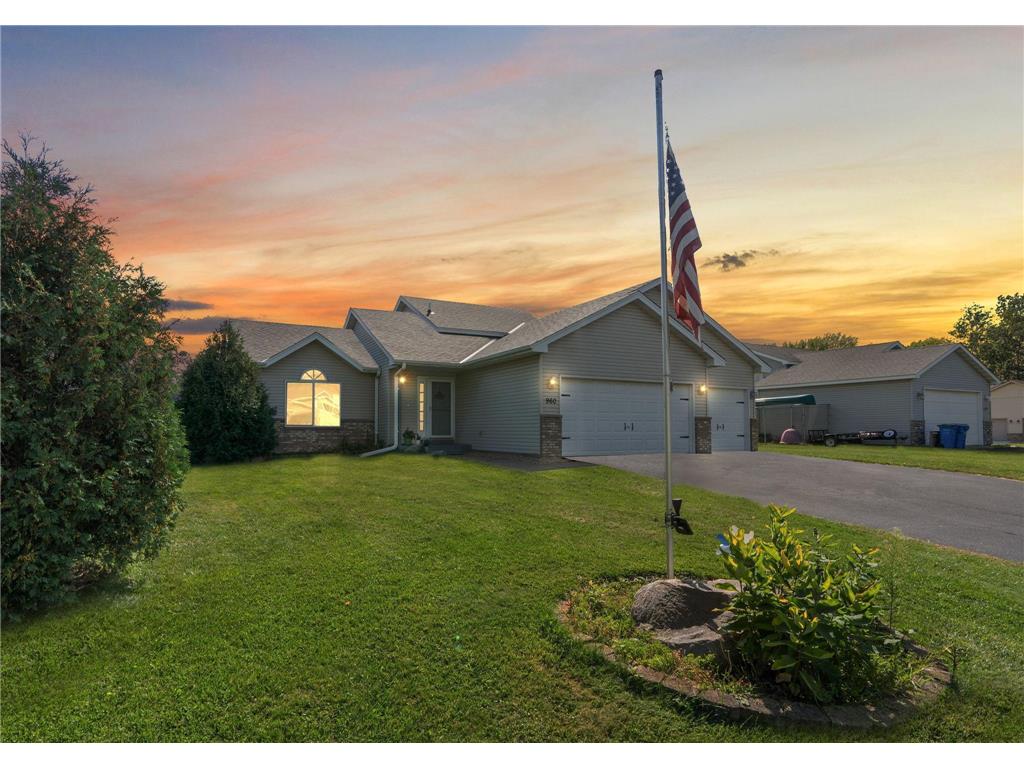 960 W 9th Street Rush City MN 55069 6599397 image1