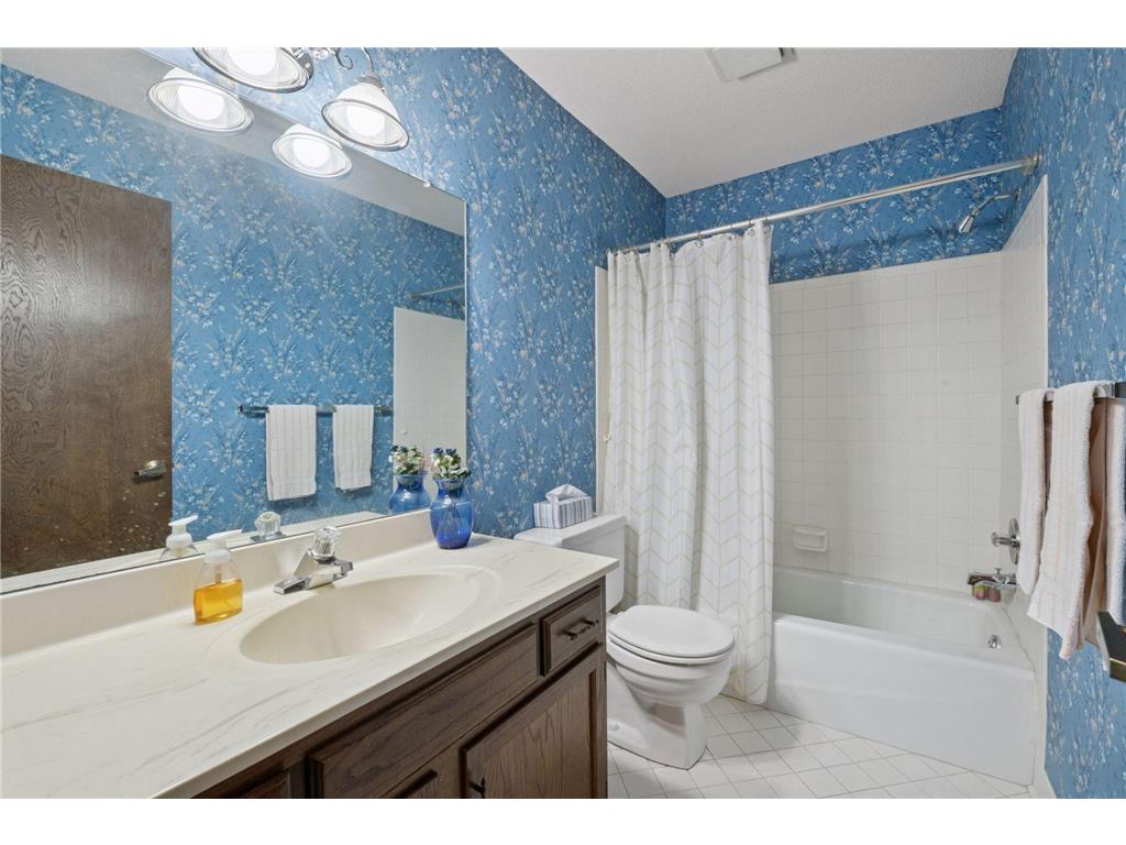 9600 Portland Avenue S #109 Bloomington MN 55420 6821183 image18