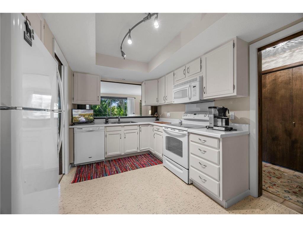 9600 Portland Avenue S #220 Bloomington MN 55420 7110528 image12