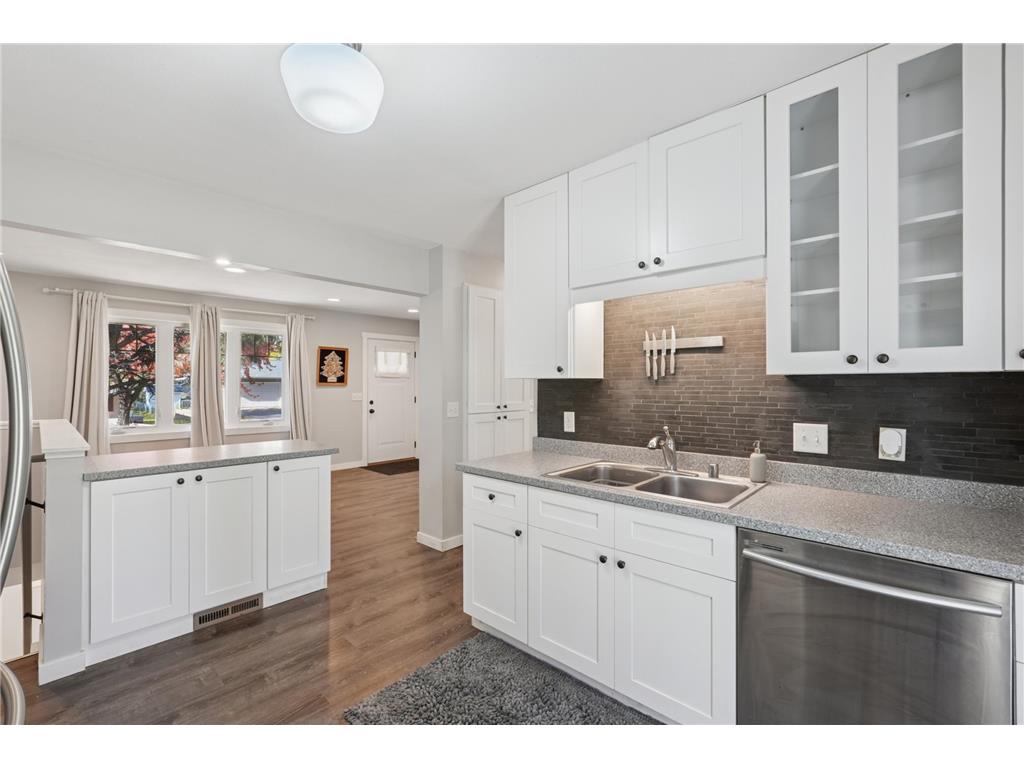 9605 10th Avenue S Bloomington MN 55420 6810130 image1