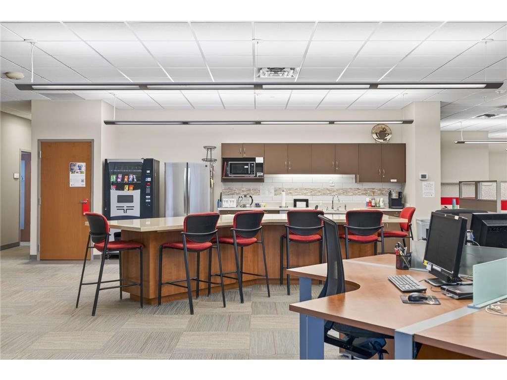 9605 Schmidt Lake Road Plymouth MN 55442 7097962 image21