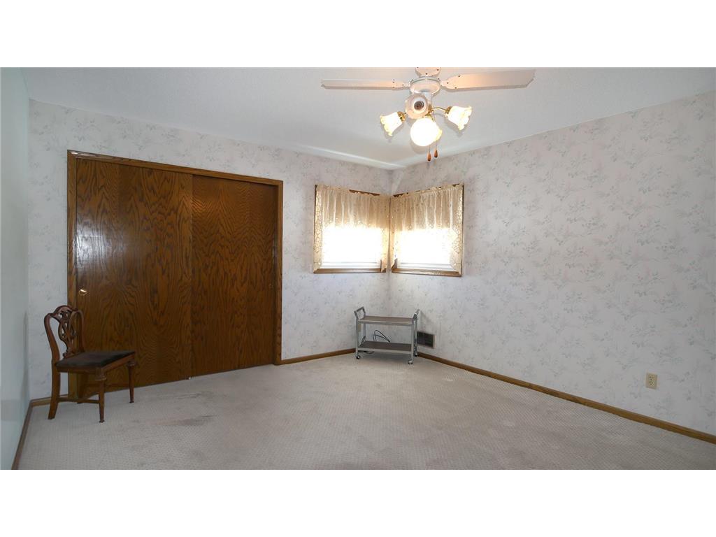 9608 Toledo Road Bloomington MN 55437 7041968 image16