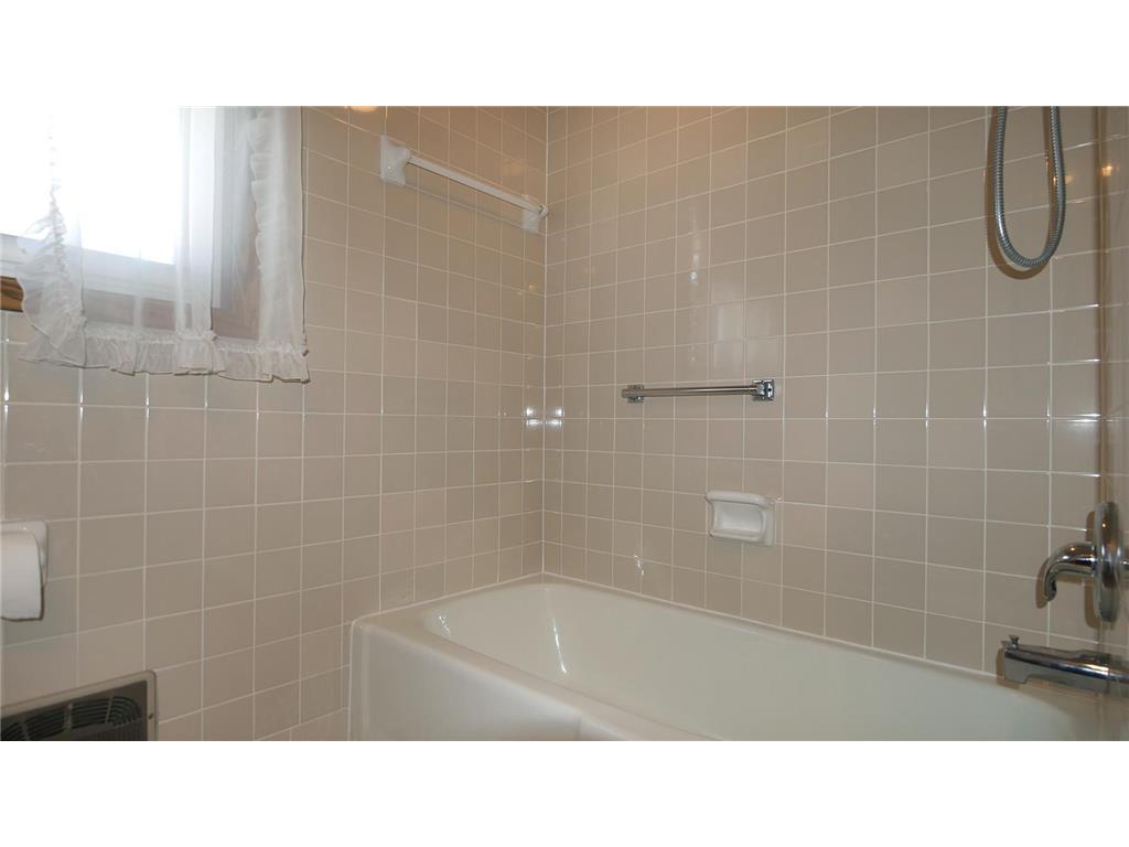 9608 Toledo Road Bloomington MN 55437 7041968 image18