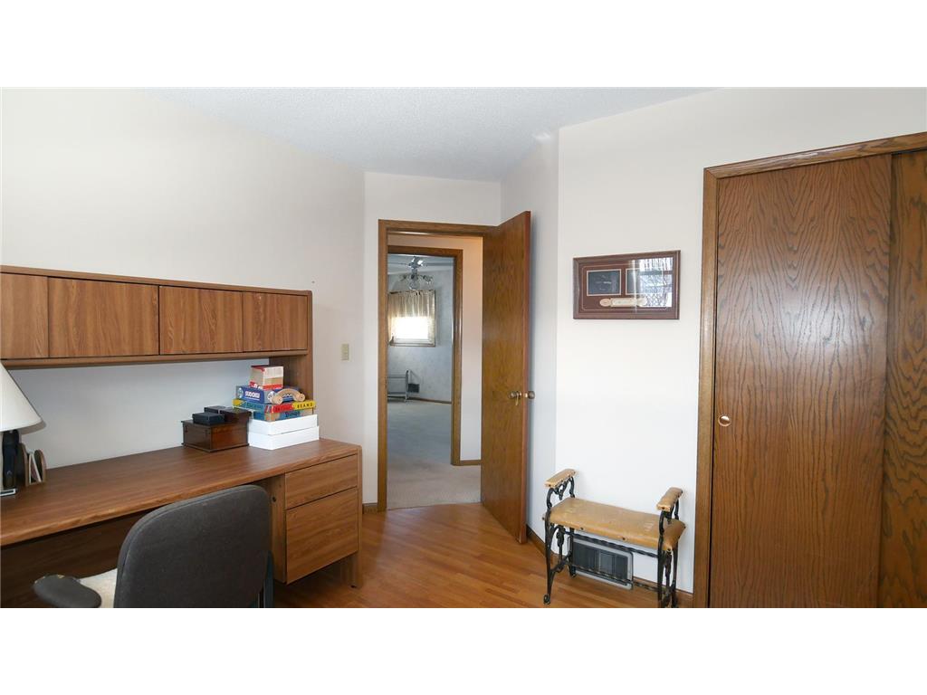 9608 Toledo Road Bloomington MN 55437 7041968 image19