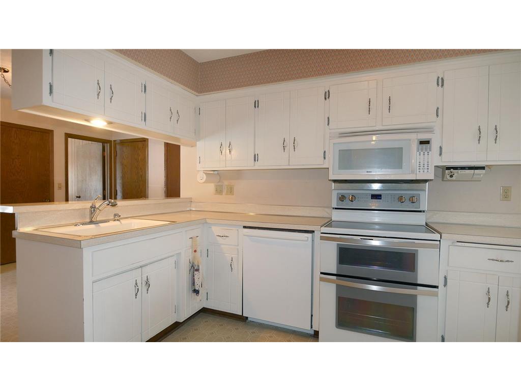 9608 Toledo Road Bloomington MN 55437 7041968 image3