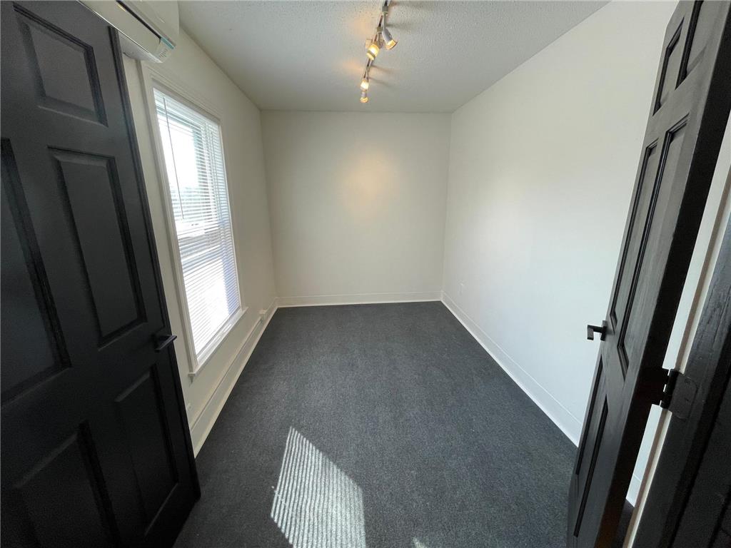 961 Grand Avenue Saint Paul MN 55105 7042224 image11