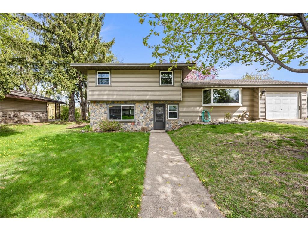 961 Oakwood Drive New Brighton MN 55112 7062913 image1
