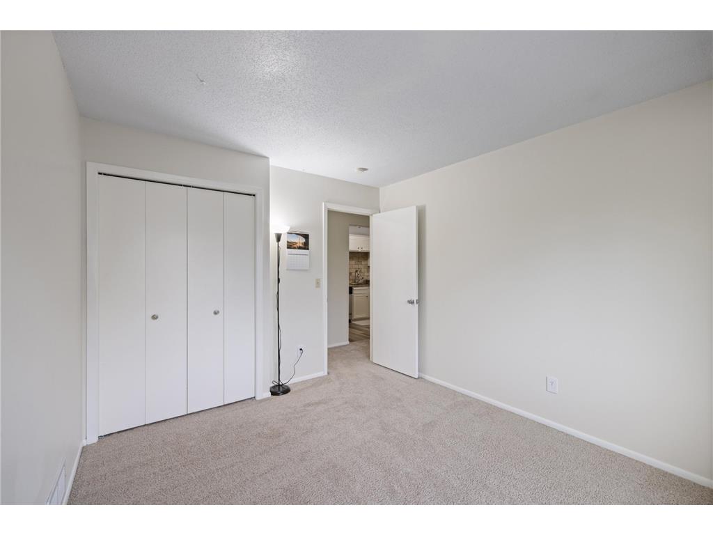 9619 Ensign Circle Bloomington MN 55438 7053489 image17