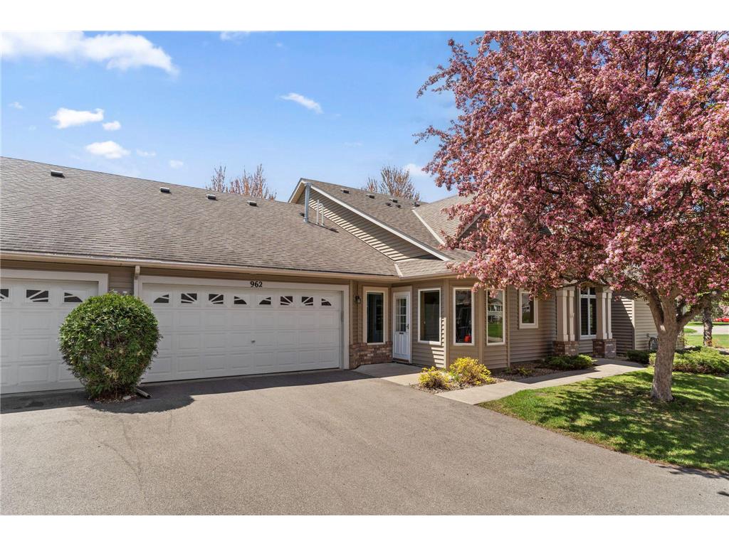 962 Stratford Lane W Burnsville MN 55337 7065918 image1