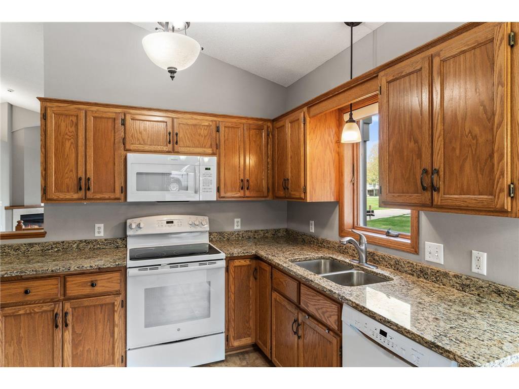 962 Stratford Lane W Burnsville MN 55337 7065918 image10