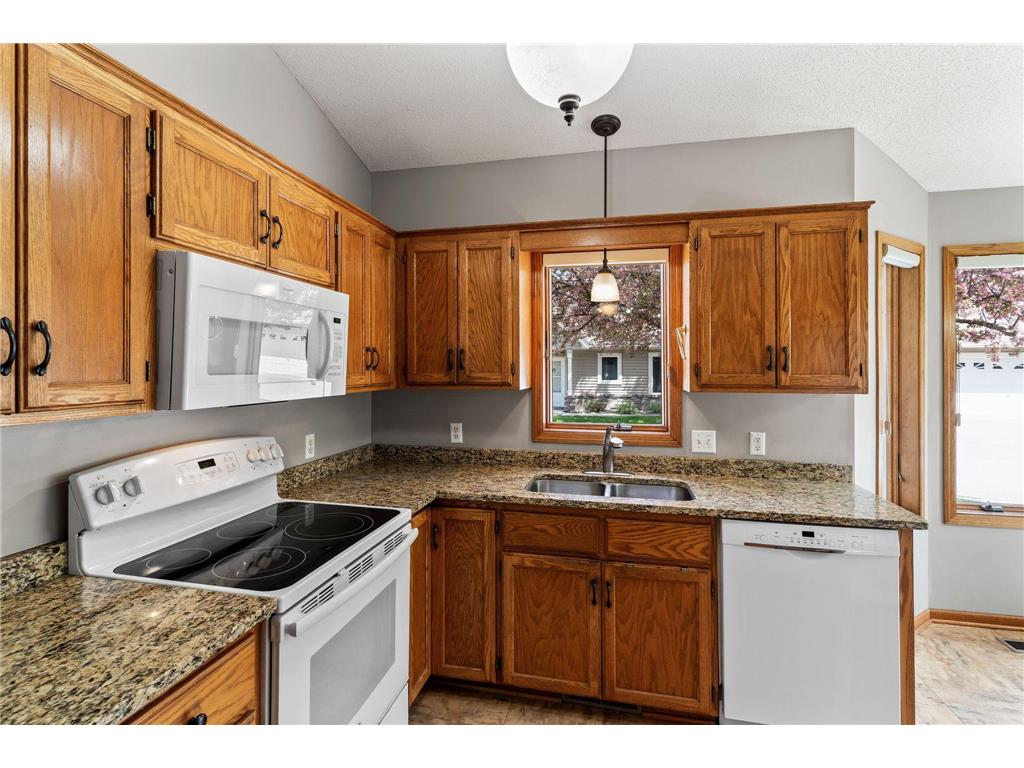 962 Stratford Lane W Burnsville MN 55337 7065918 image14