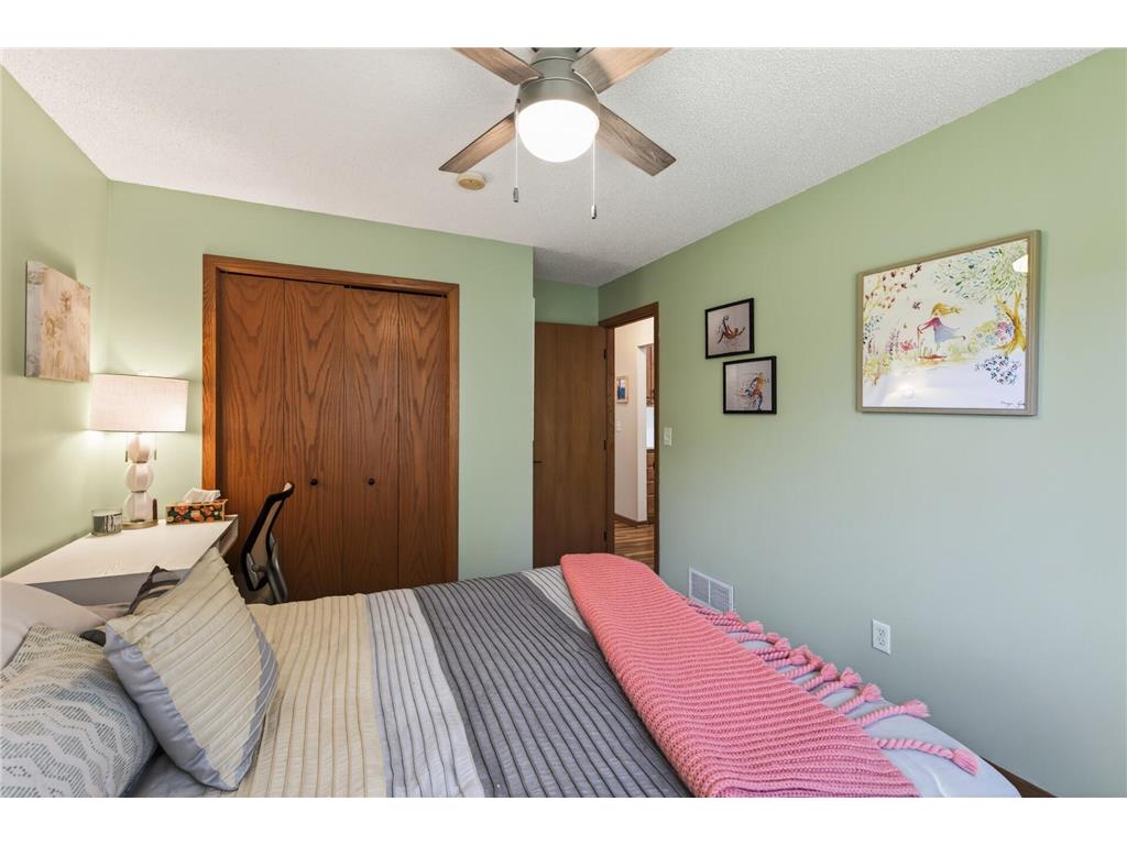 9625 Hampshire Lane Eden Prairie MN 55347 7069333 image23