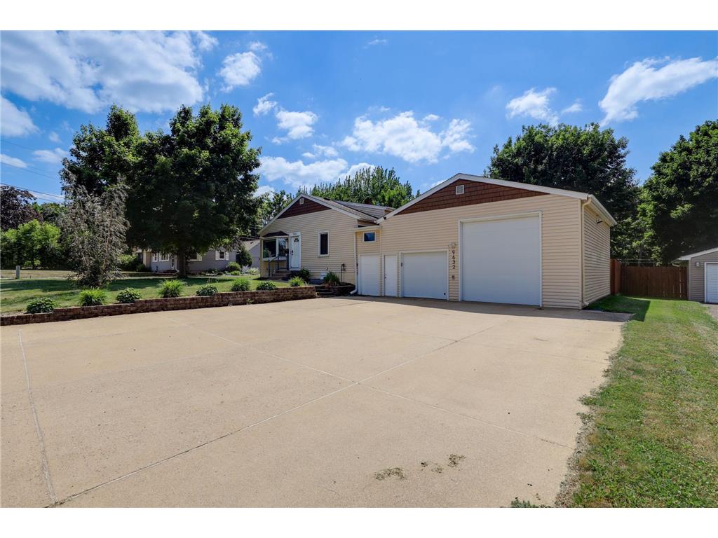 9632 Pleasant Avenue S Bloomington MN 55420 7042544 image2
