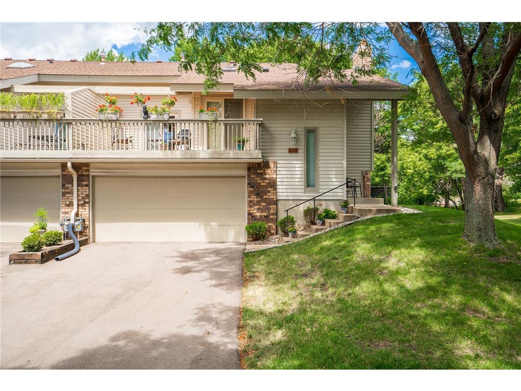 9645 Hampshire Lane, Eden Prairie, MN 55347 MLS 6233327 Edina Realty