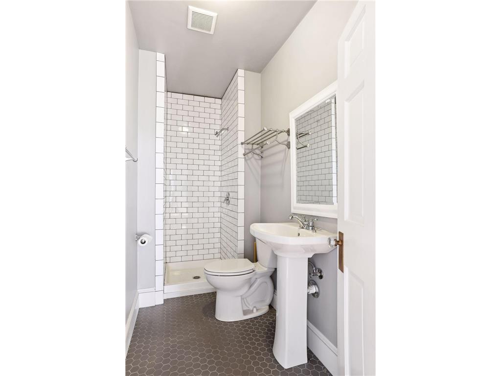 965 7th Street W Saint Paul MN 55102 7090969 image17