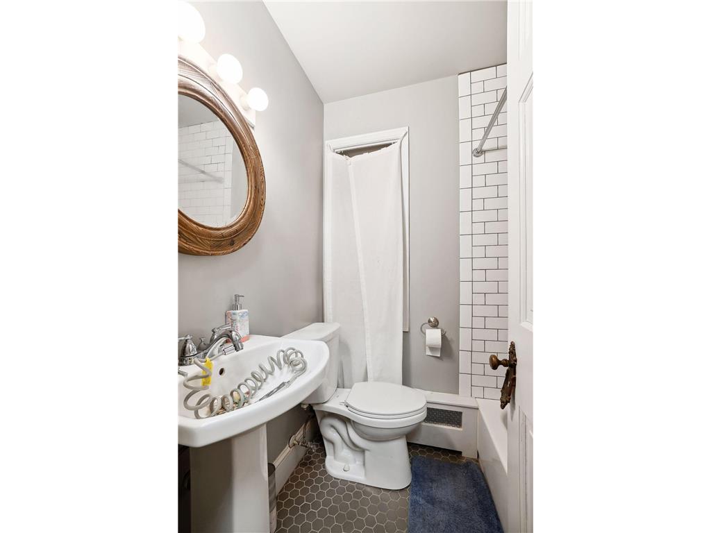 965 7th Street W Saint Paul MN 55102 7090969 image28
