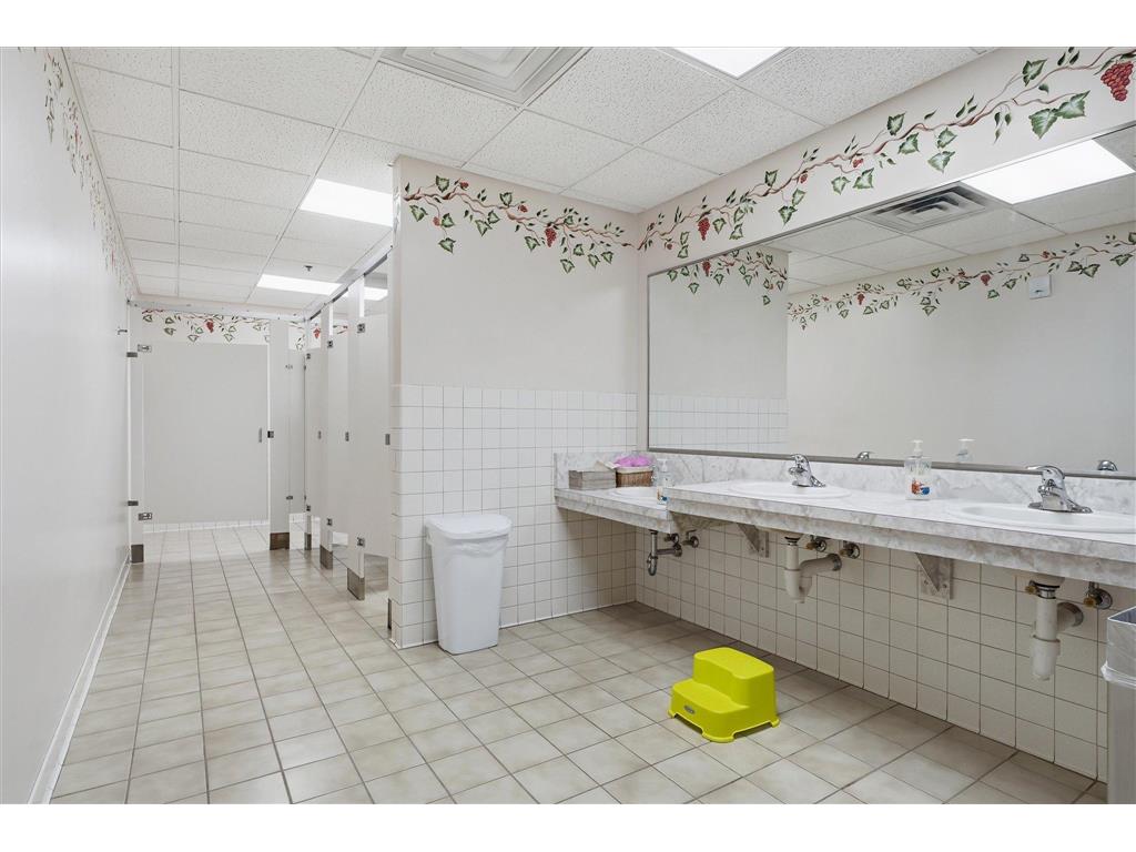 965 Larpenteur Avenue W Roseville MN 55113 7034910 image18