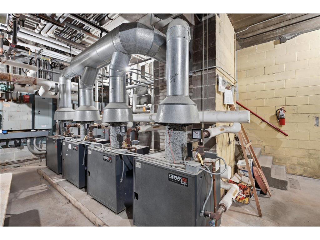 965 Larpenteur Avenue W Roseville MN 55113 7034910 image31