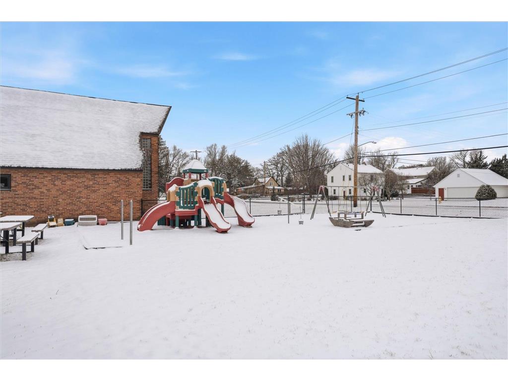 965 Larpenteur Avenue W Roseville MN 55113 7034910 image4