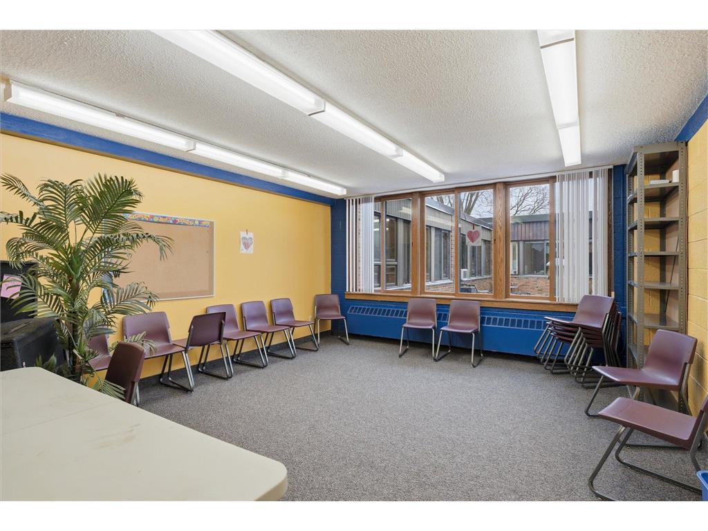 965 Larpenteur Avenue W Roseville MN 55113 7034910 image7