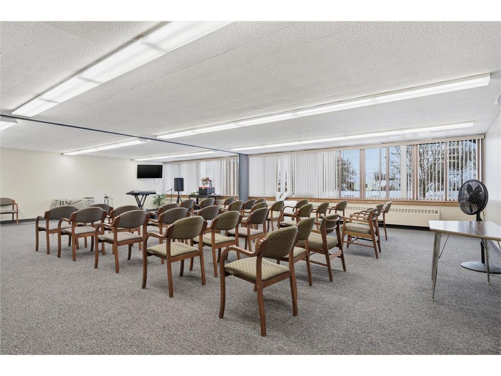 965 Larpenteur Avenue W Roseville MN 55113 7034910 image8