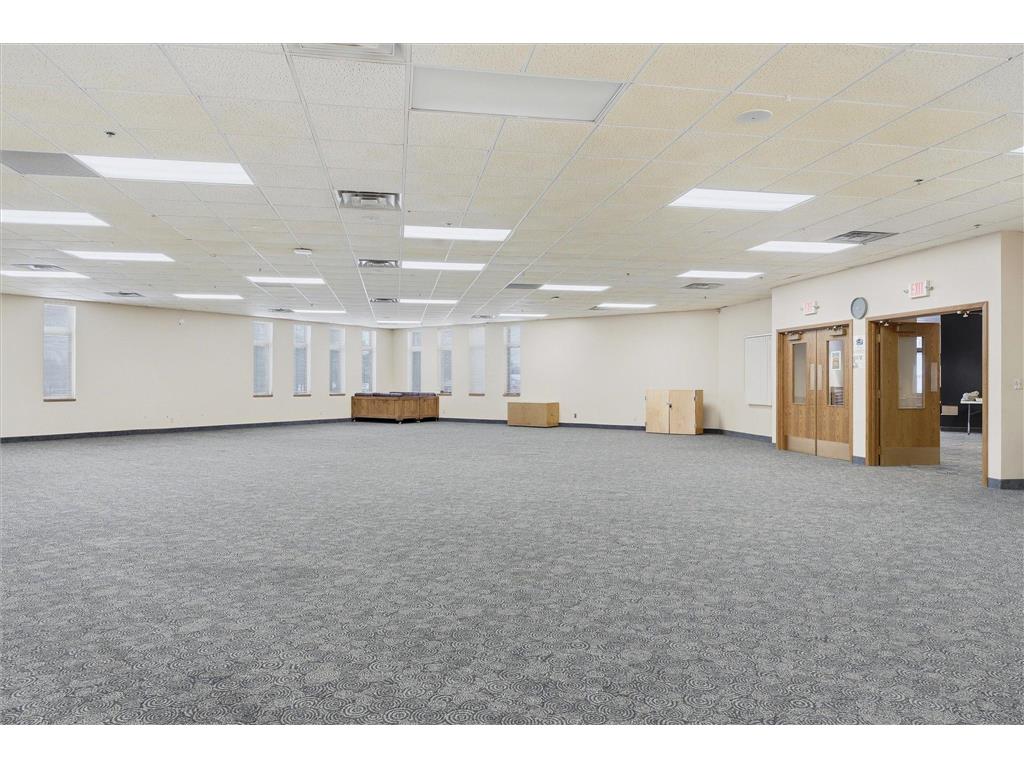 965 Larpenteur Avenue W Roseville MN 55113 7034910 image9