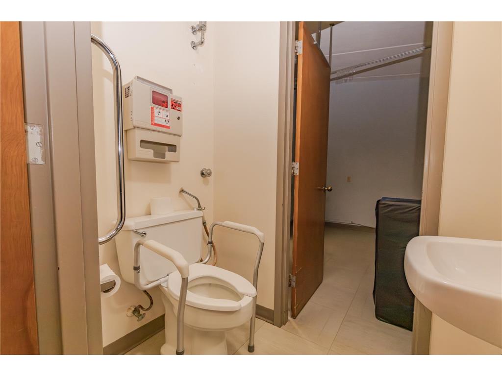 965 Mcmillan Street Worthington MN 56187 6596949 image14