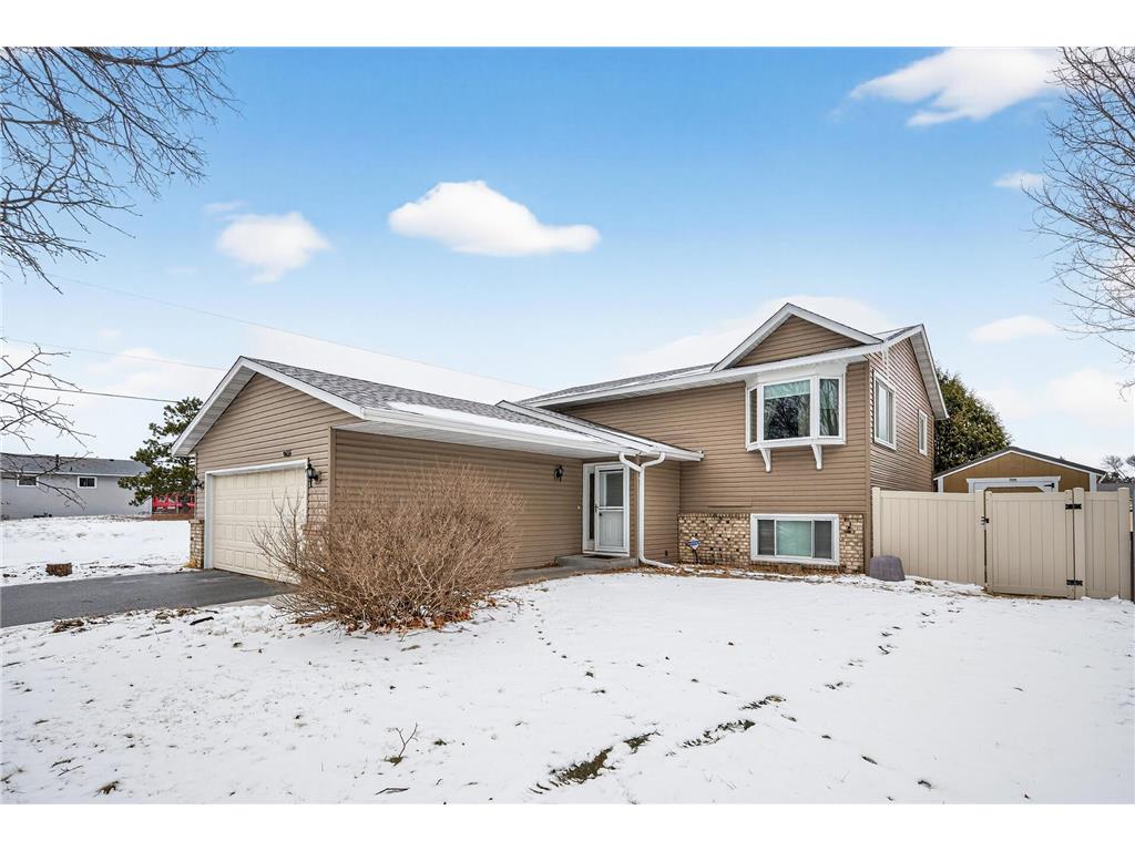 9656 Thomas Avenue N Brooklyn Park MN 55444 7026806 image1