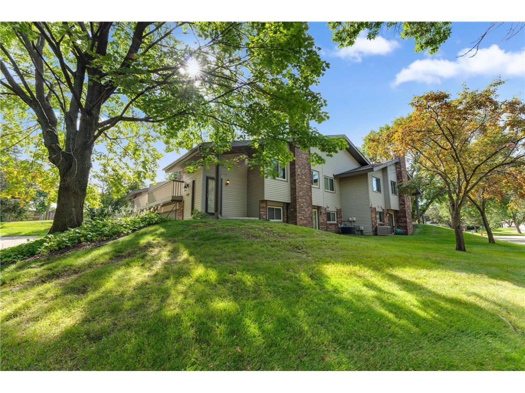 9657 Hampshire Lane Eden Prairie MN 55347 6767302 image1