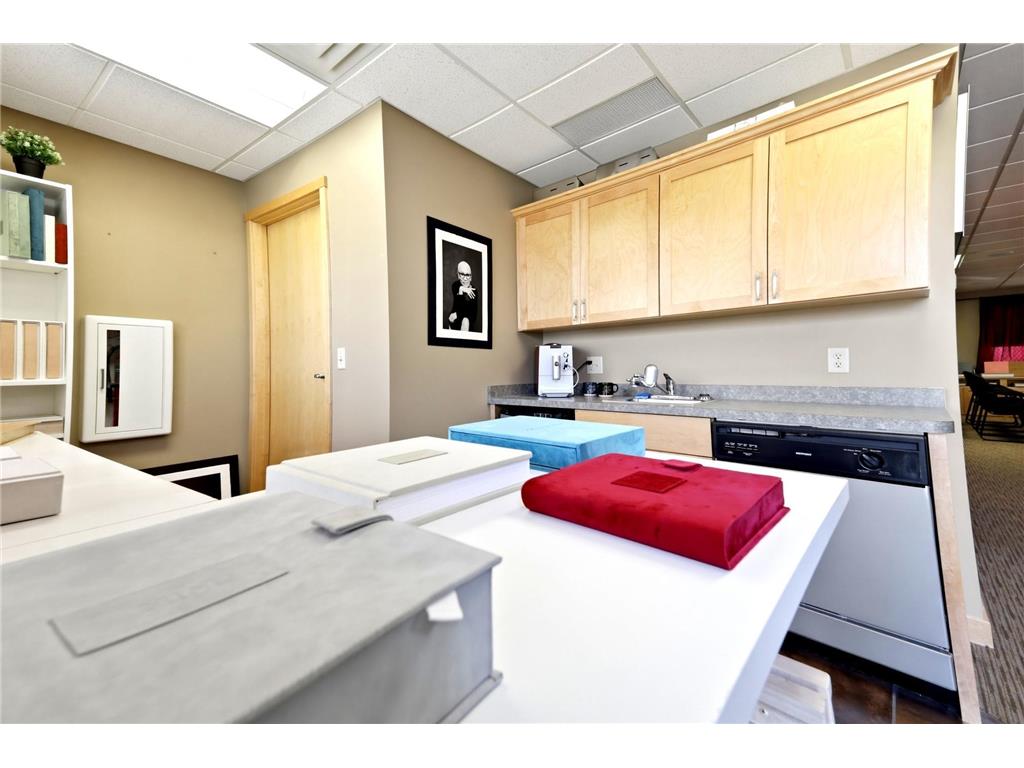 966 Inwood Avenue N Oakdale MN 55128 7067971 image3