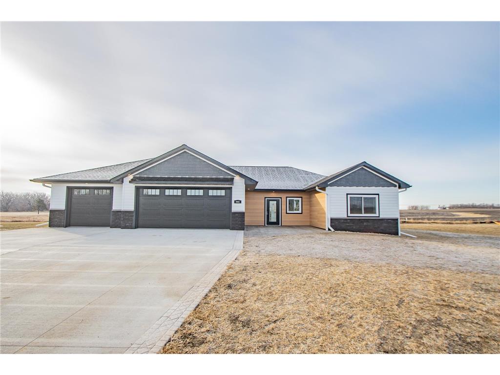 968 Sterling Avenue Worthington MN 56187 6487781 image1