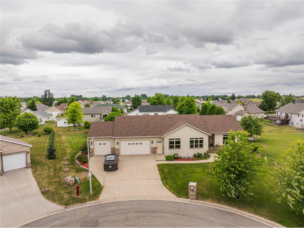 969 32nd Street S Moorhead MN 56560 7091881 image1