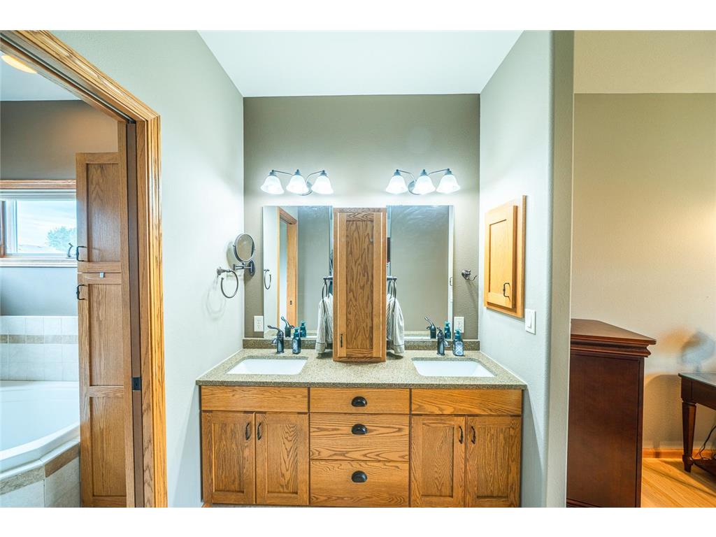969 32nd Street S Moorhead MN 56560 7091881 image27